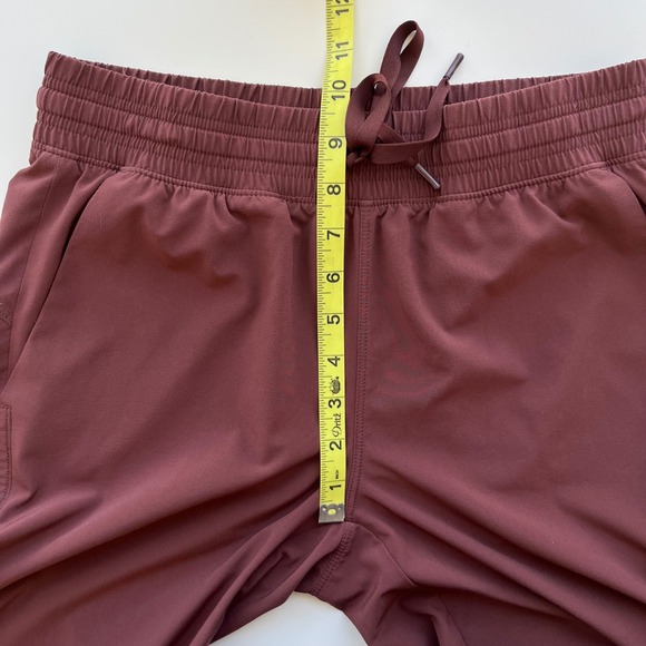 GapFit Recycled Runaround Jogger Pants Womens XS Cherry Wood Burgundy - Picture 9 of 13